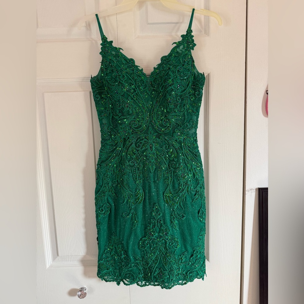 Alyce Paris Vibrant Green Lace Dress - Picture 2 of 8